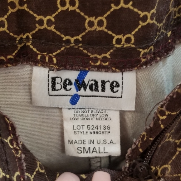 Brown Y2K capris - Picture 3 of 5